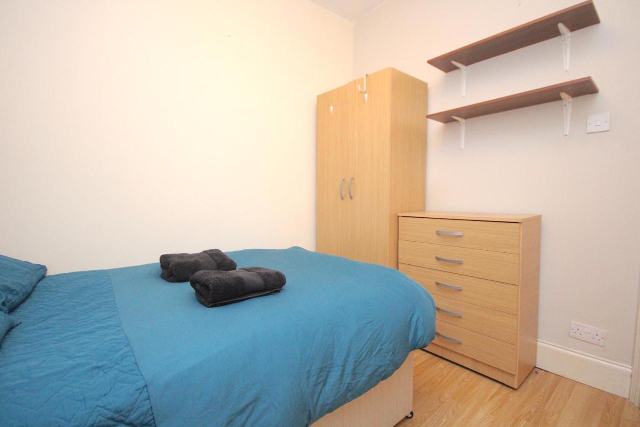 Appartamento Three Bedroom Flat With Garden In Fulham Londra