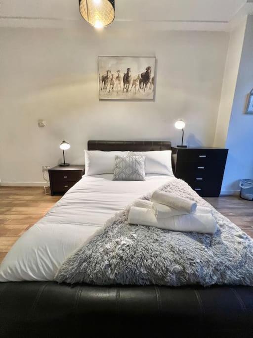 2bed Stratford With Easy Access To London, O2, Excel, Parking Nearby Apartment *