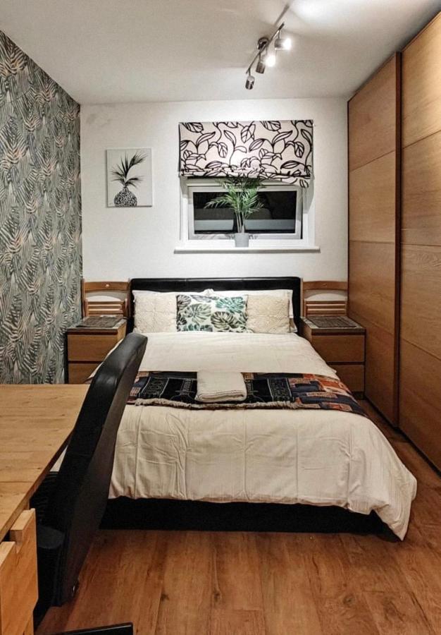 Appartement Studio 351 Ladbroke Grove, W10 6ha *