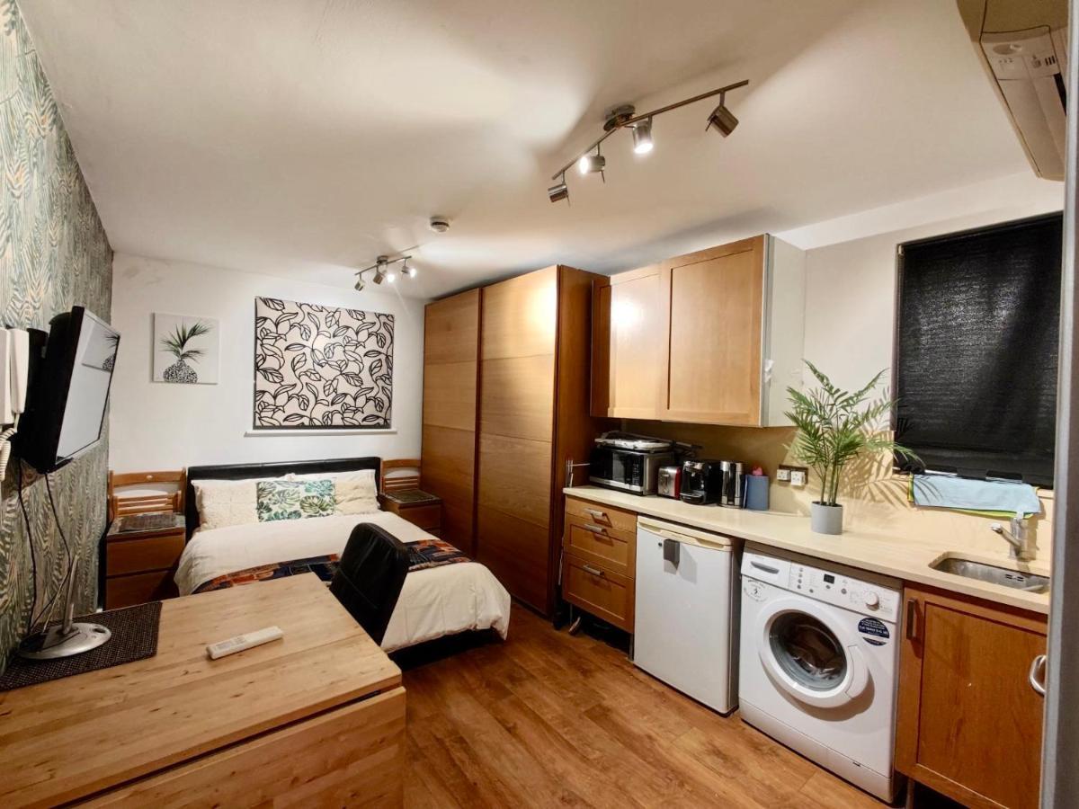 Appartement Studio 351 Ladbroke Grove, W10 6ha *