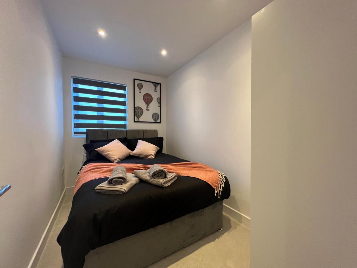 Star Station Road 3-bed Haven * London