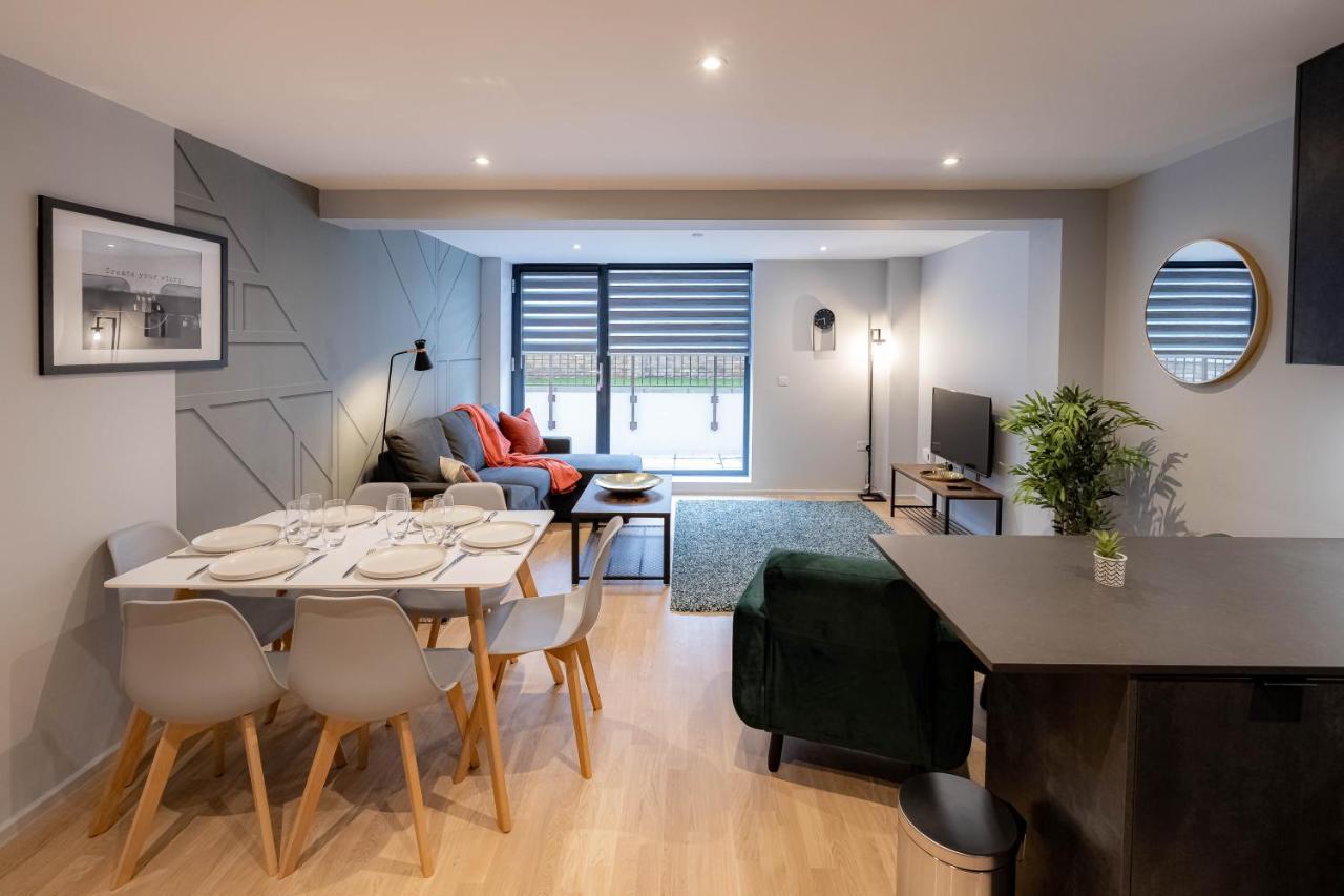 Luxurious Hackney Near Train Station Feriehus