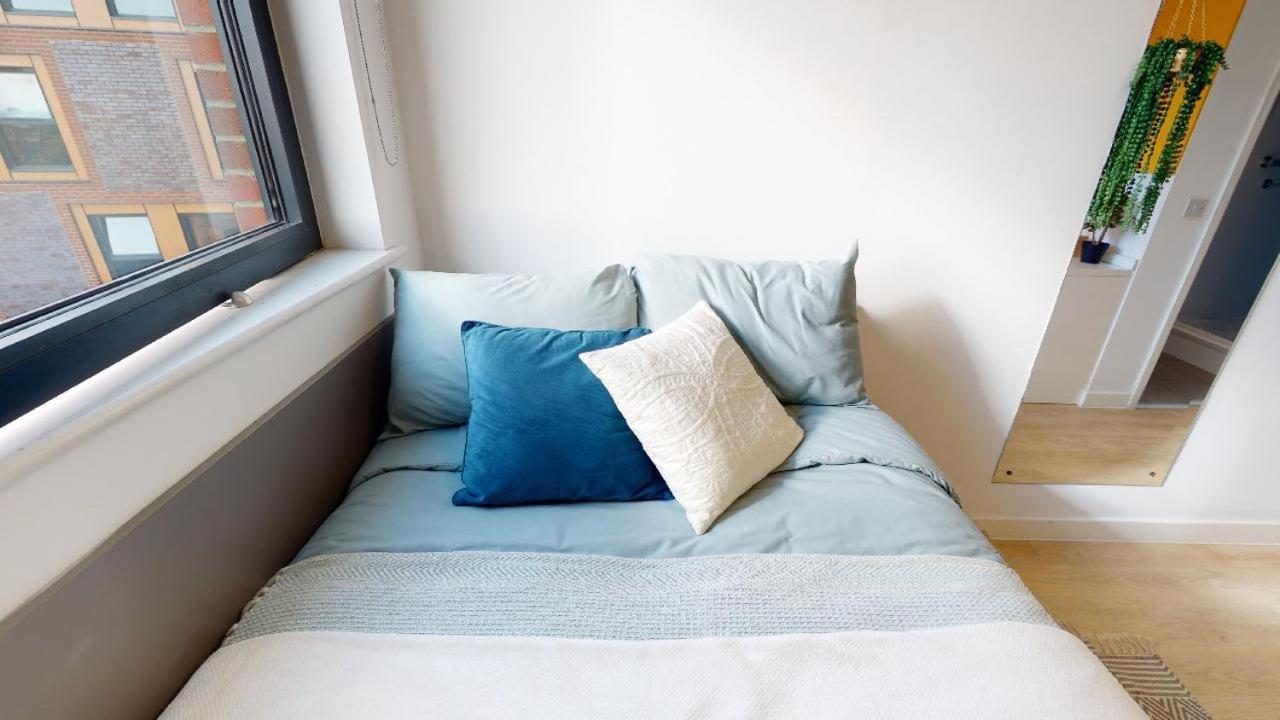 For Students Only Private Bedrooms With Shared Kitchen And At Iq Haywood House In Lejlighed London
