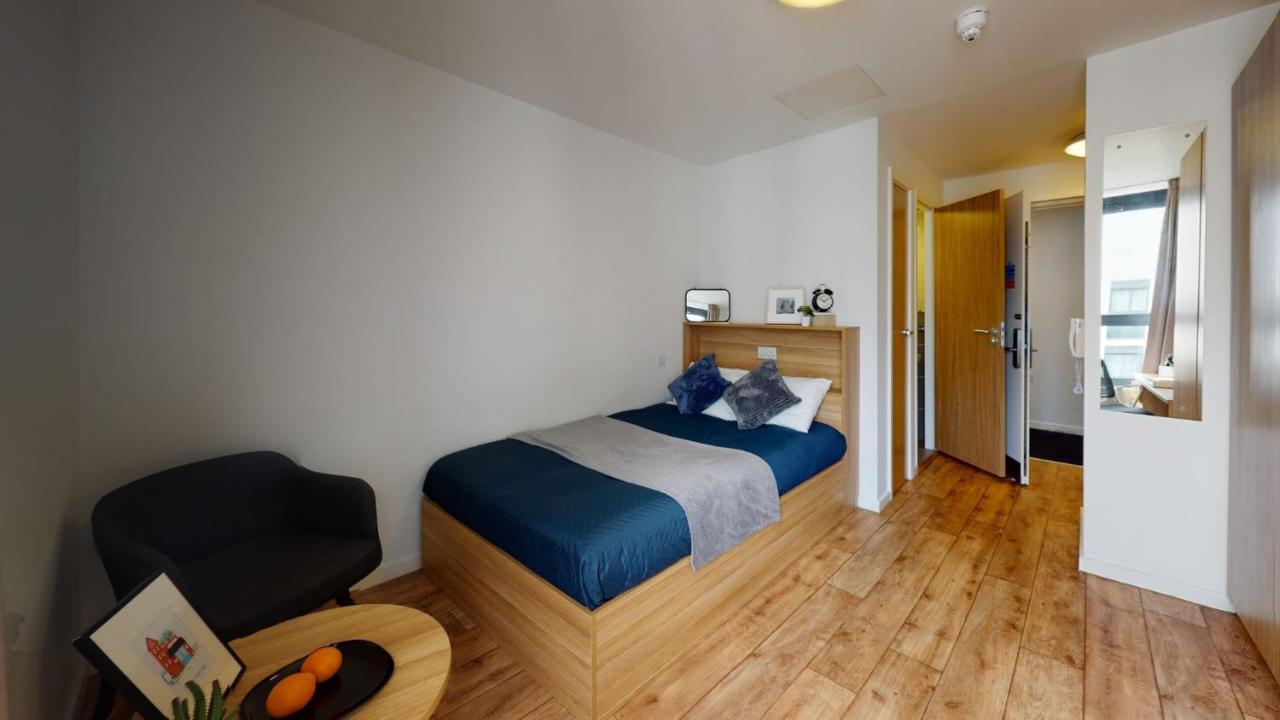 A Studio Minutes Away From The Second Largest Stadium In Europe, Wembley Stadium At Sterling Court * London