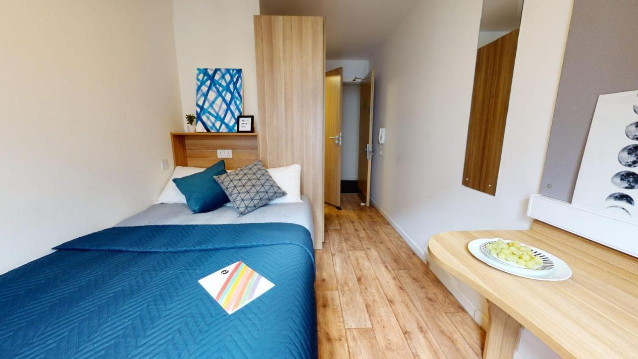A Studio Minutes Away From The Second Largest Stadium In Europe, Wembley Stadium At Sterling Court