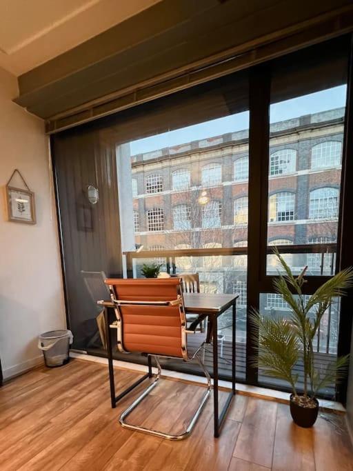 Apartment 2bed Stratford With Easy Access To London, O2, Excel, Parking Nearby *
