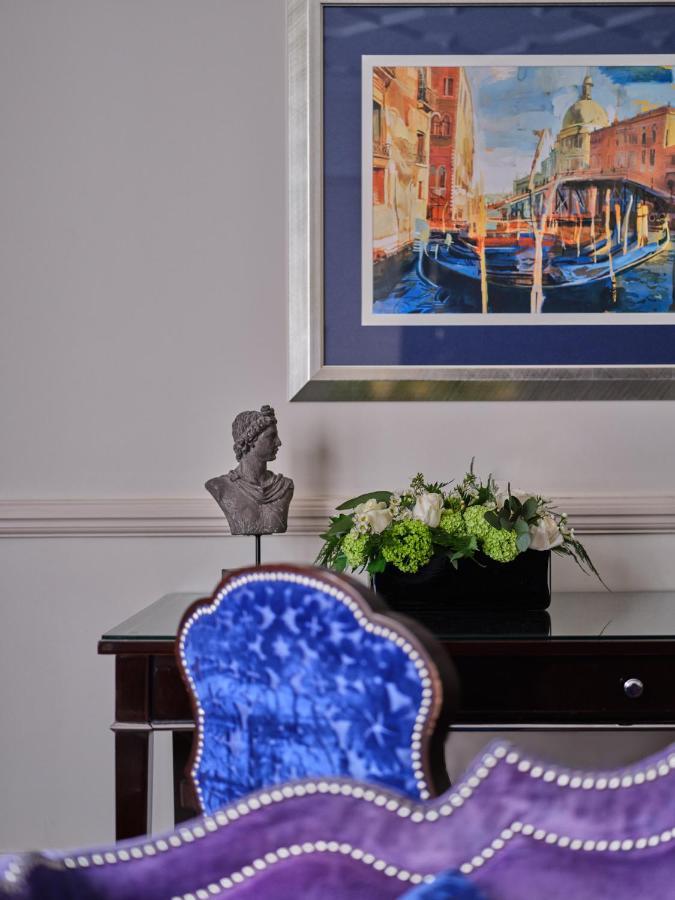 Apartment The By The Sloane Club