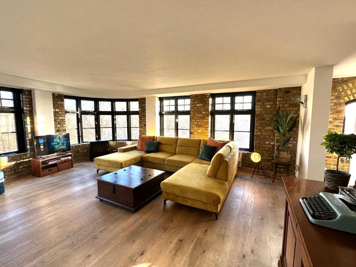 Deluxe Penthouse Riverside View 2 Bedroom Flat With Lift - Old Industrial Factory Warehouse Londra