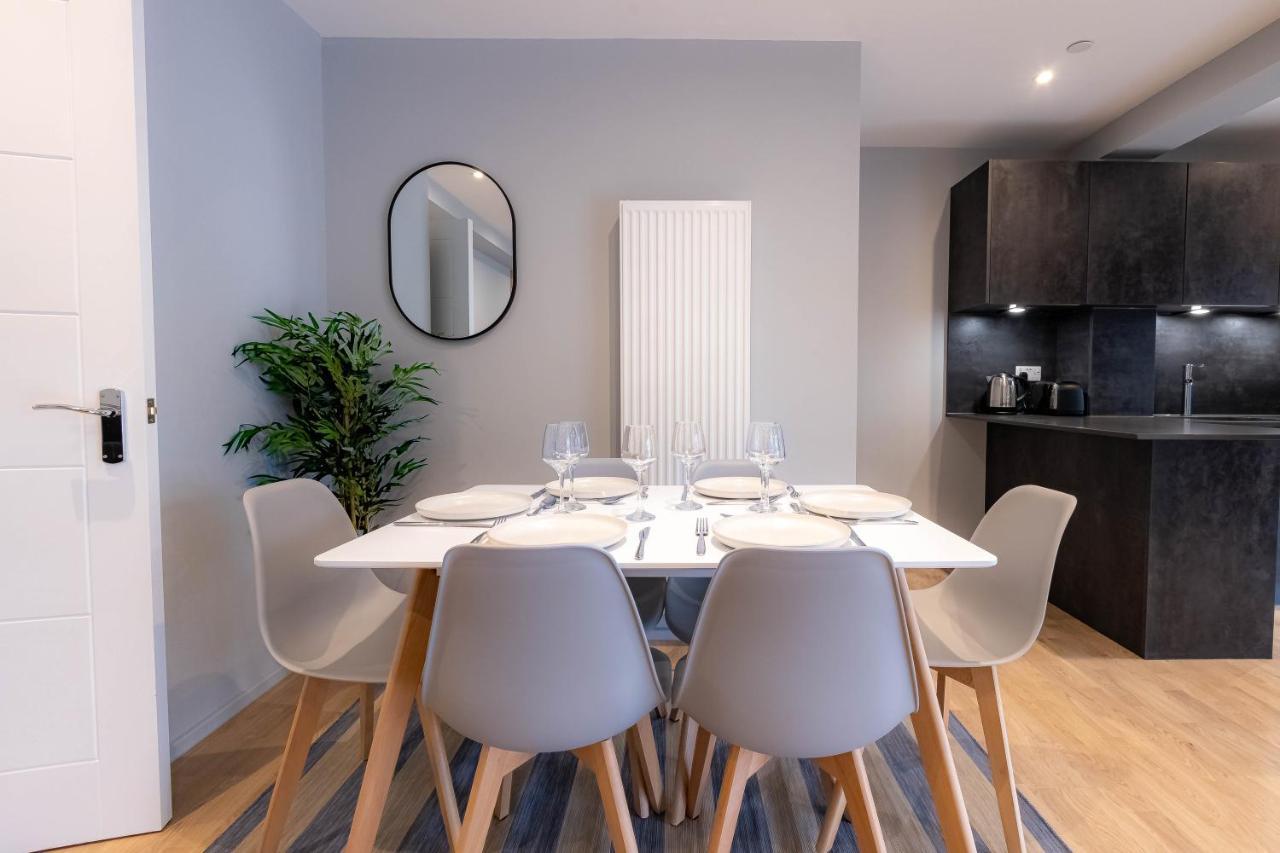 Luxurious Hackney Near Train Station Feriehus