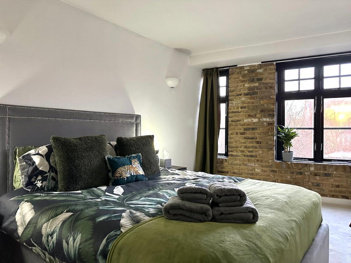 Appartamento Deluxe Penthouse Riverside View 2 Bedroom Flat With Lift - Old Industrial Factory Warehouse Londra