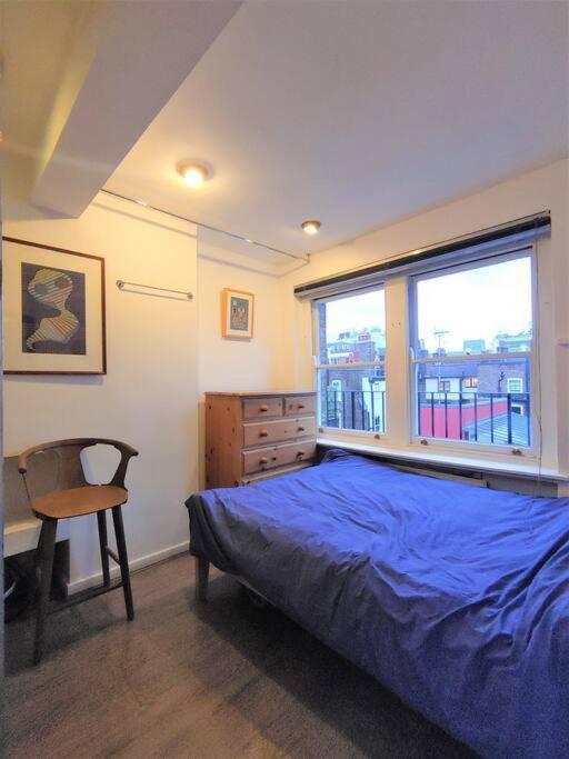 Apartment Stylish Near Carnaby Street, Sleeps 4.