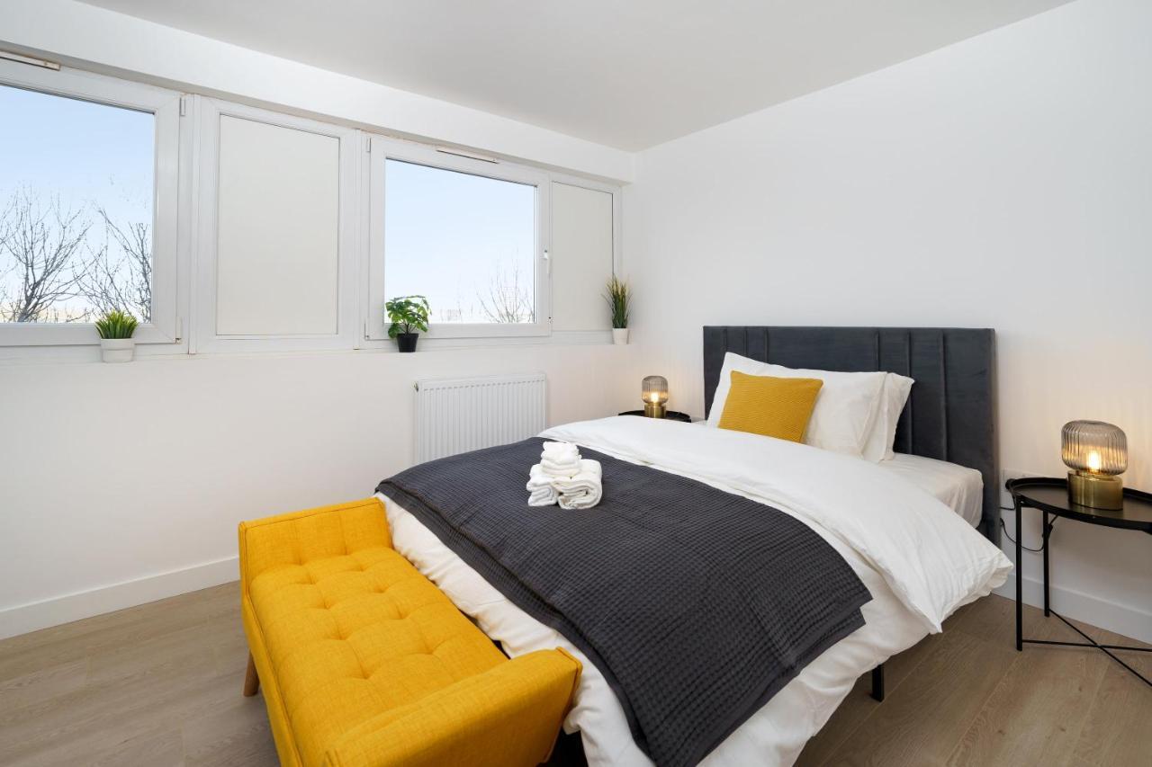 Stunning Duplex Near Canary Wharf & O2 & Views