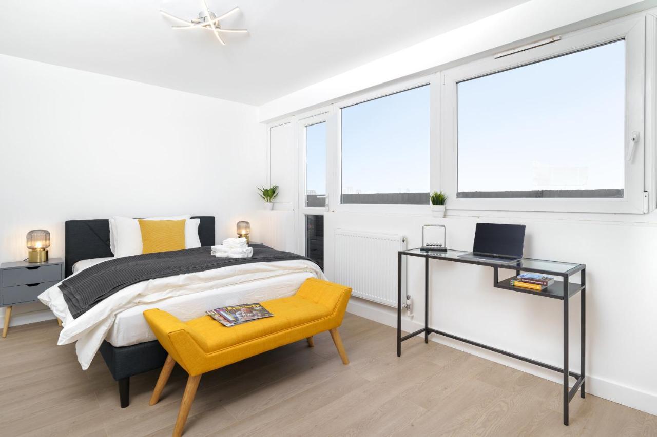 Stunning Duplex Near Canary Wharf & O2 & Views *