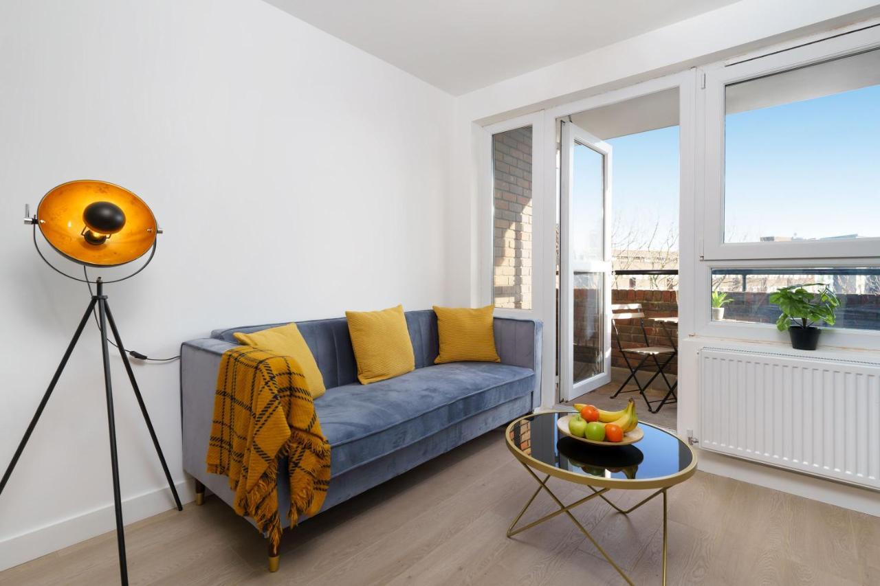 Stunning Duplex Near Canary Wharf & O2 & Views * London