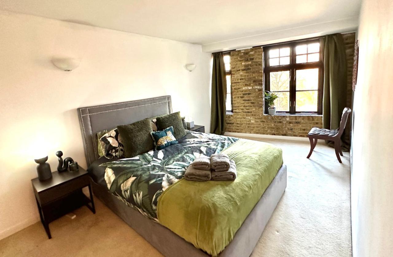 Appartamento Deluxe Penthouse Riverside View 2 Bedroom Flat With Lift - Old Industrial Factory Warehouse Londra
