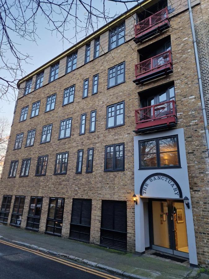 Appartamento Deluxe Penthouse Riverside View 2 Bedroom Flat With Lift - Old Industrial Factory Warehouse *