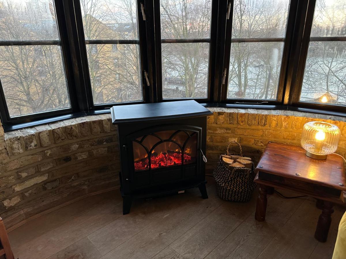 Deluxe Penthouse Riverside View 2 Bedroom Flat With Lift - Old Industrial Factory Warehouse Appartamento Londra
