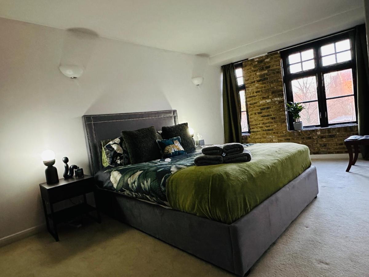 Appartamento Deluxe Penthouse Riverside View 2 Bedroom Flat With Lift - Old Industrial Factory Warehouse *