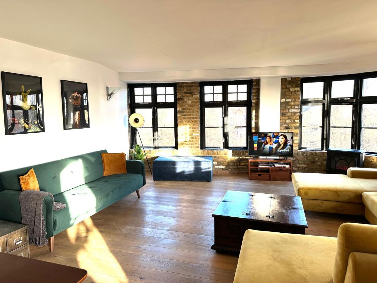 Deluxe Penthouse Riverside View 2 Bedroom Flat With Lift - Old Industrial Factory Warehouse Londra