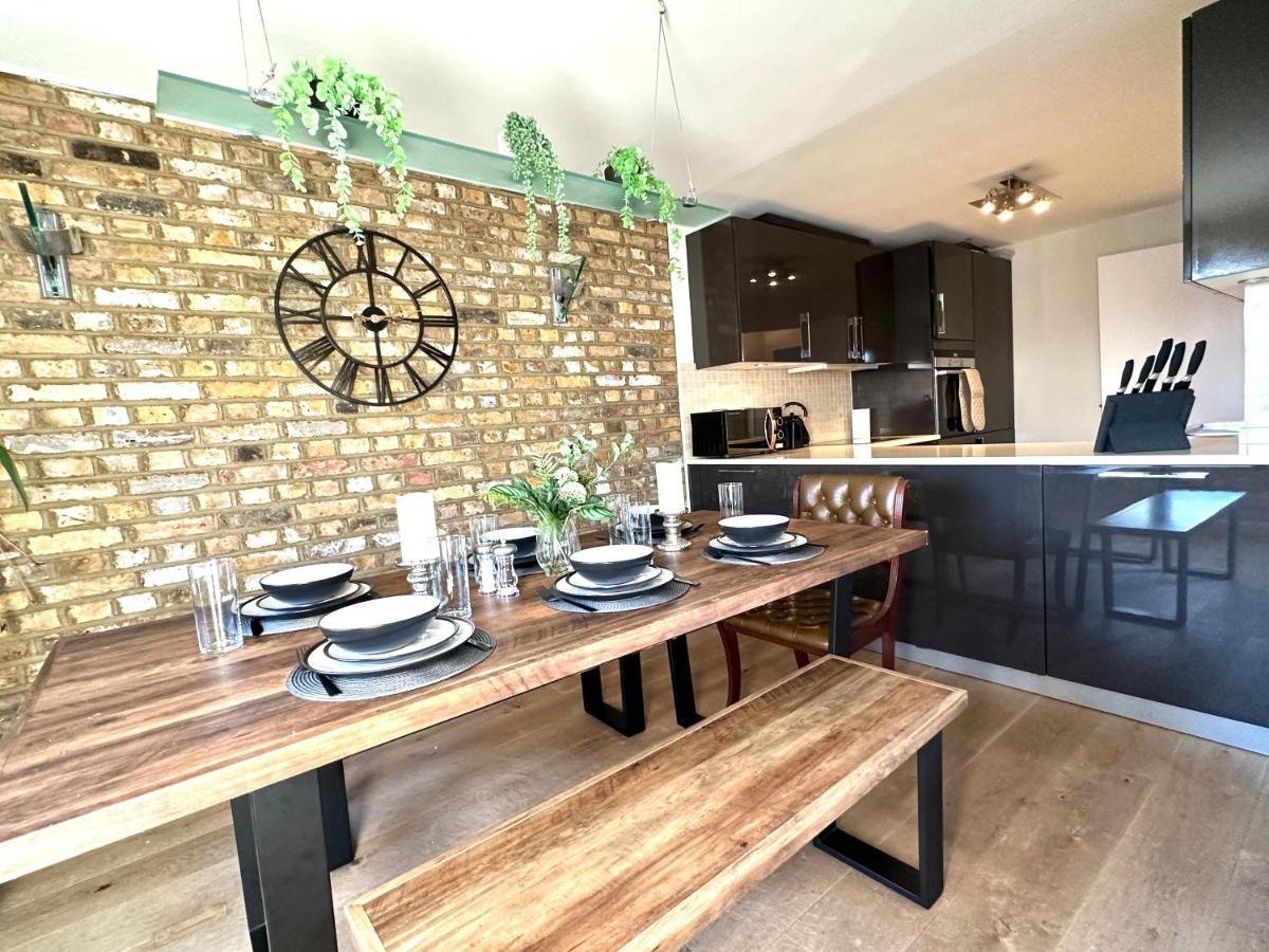 Appartamento Deluxe Penthouse Riverside View 2 Bedroom Flat With Lift - Old Industrial Factory Warehouse Londra