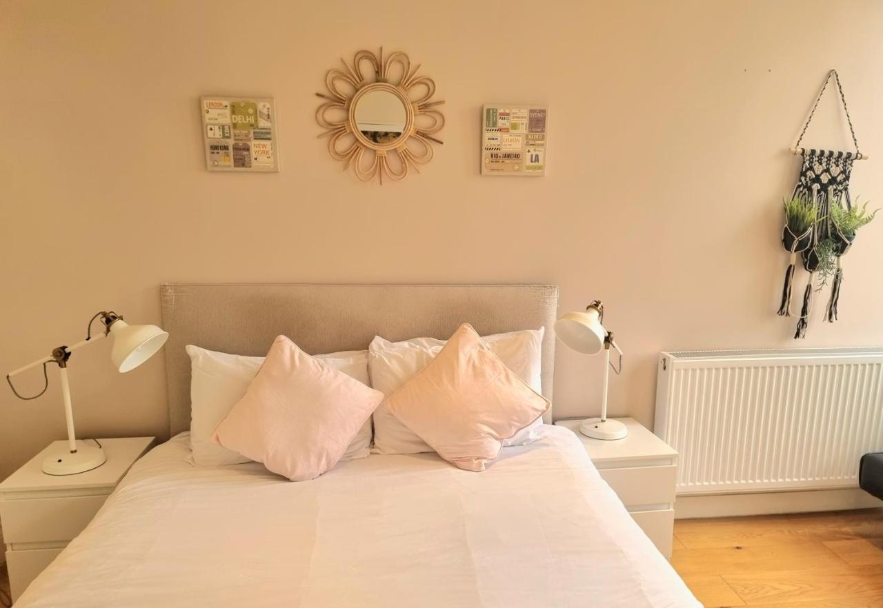 Oxford Gardens Apartment *