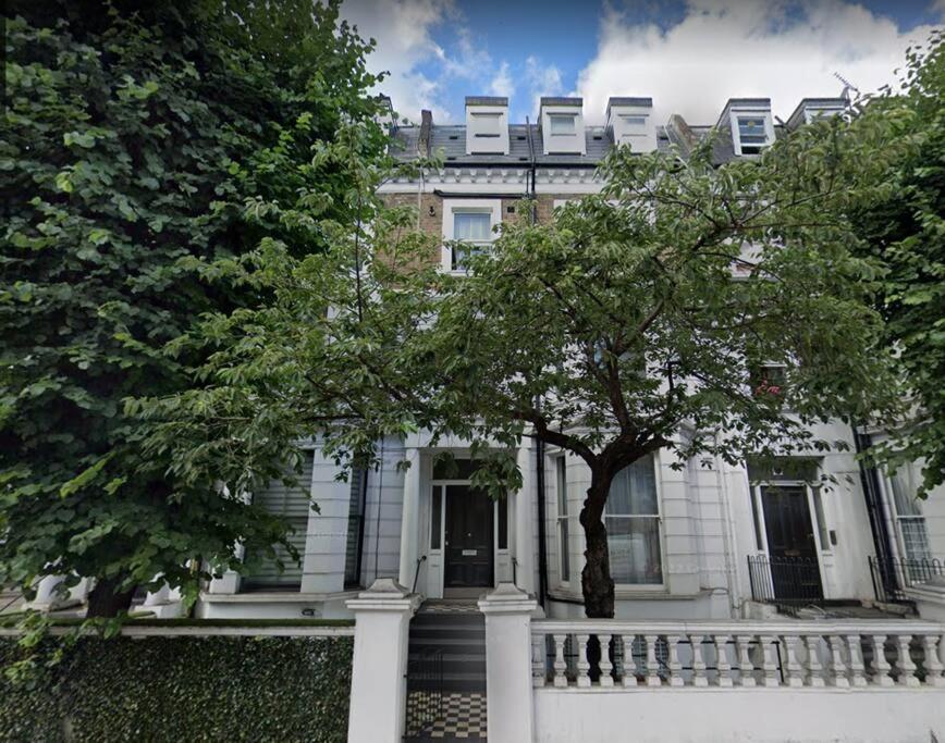 Charming Flat On Holland Road, Kensington Lägenhet London