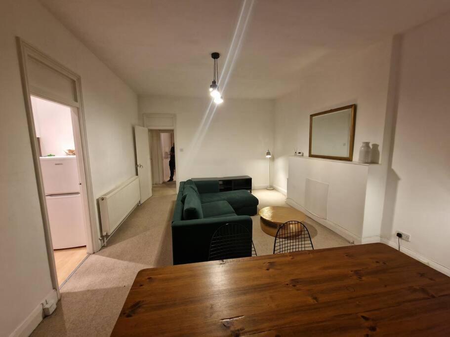 Charming Flat On Holland Road, Kensington Lägenhet London