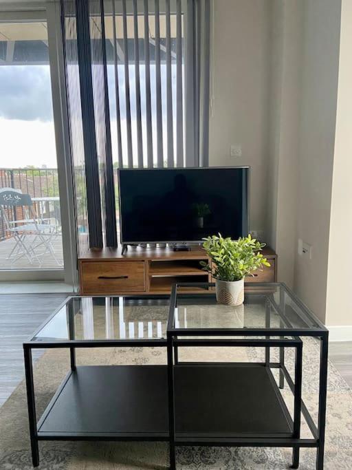Modern 1-bedroom Close To City Airport Appartement *