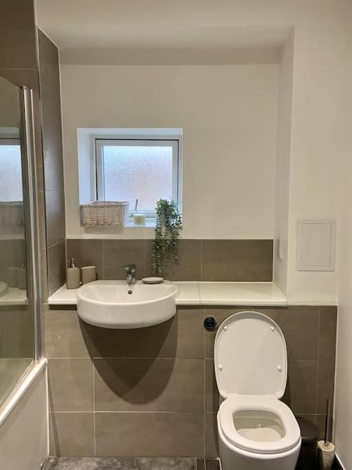 Appartement Modern 1-bedroom Close To City Airport Londen