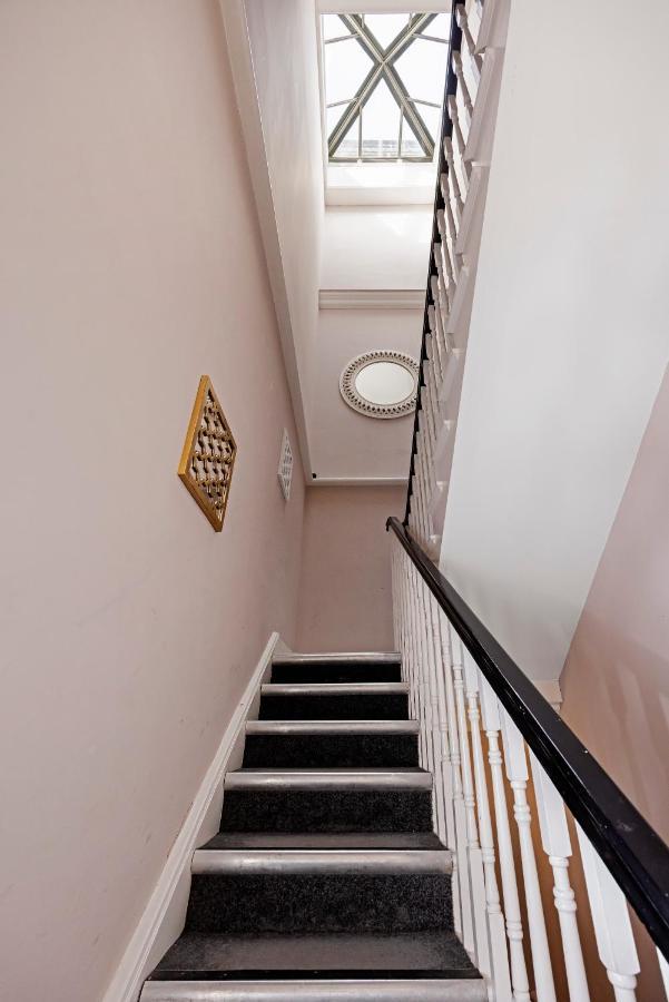 Premium Over Looking Canary Wharf Towers Appartement