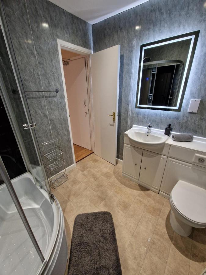 Affordable In Shared Flat, Bridge Privatunterkunft London