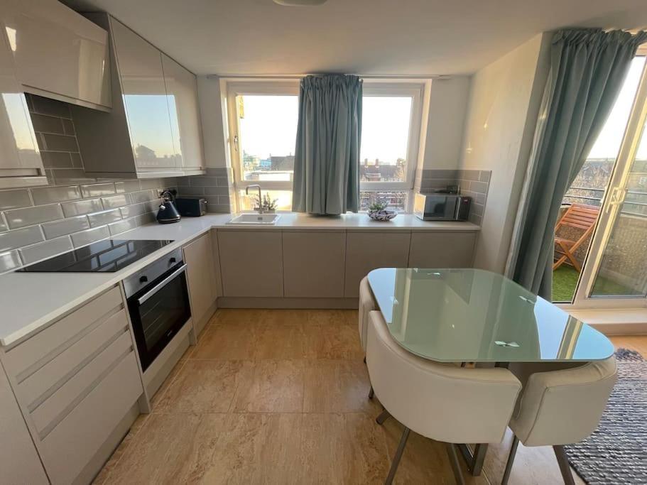 Stylish Flat Next To Tower Of And Skd Marina * Londen