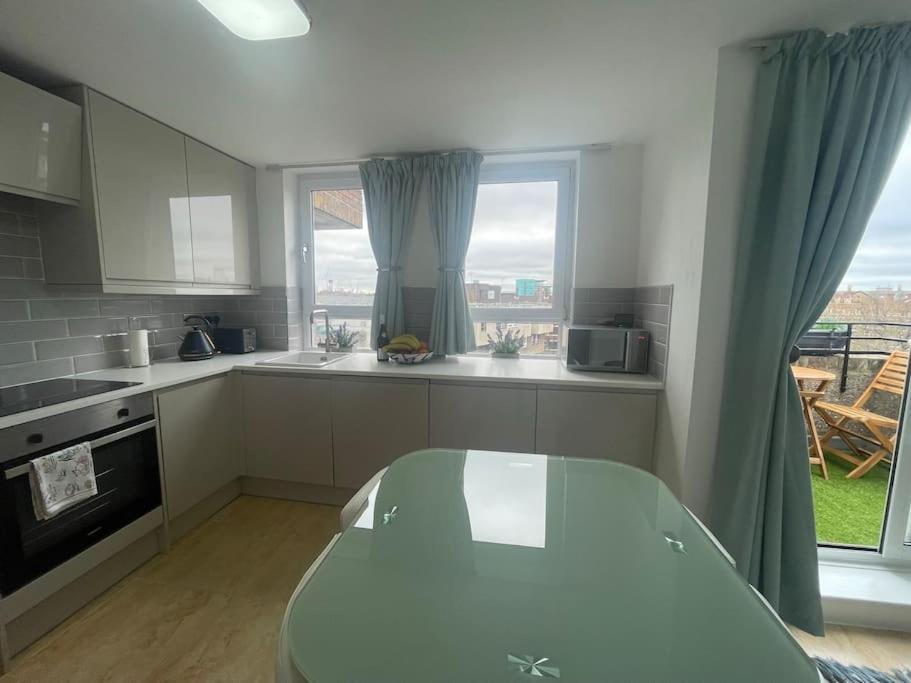 Appartement Stylish Flat Next To Tower Of And Skd Marina Londen