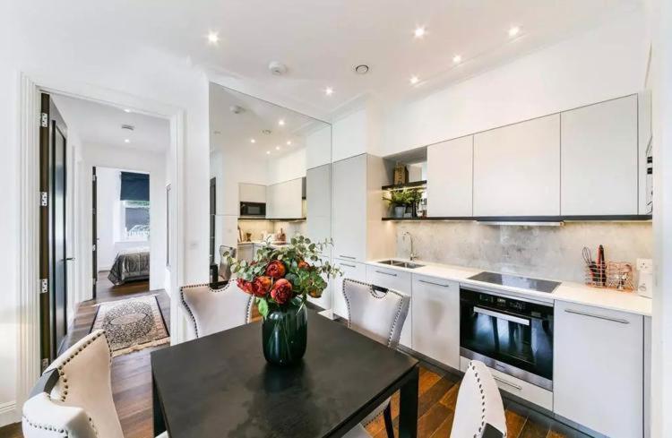 Luxury In Apartment London