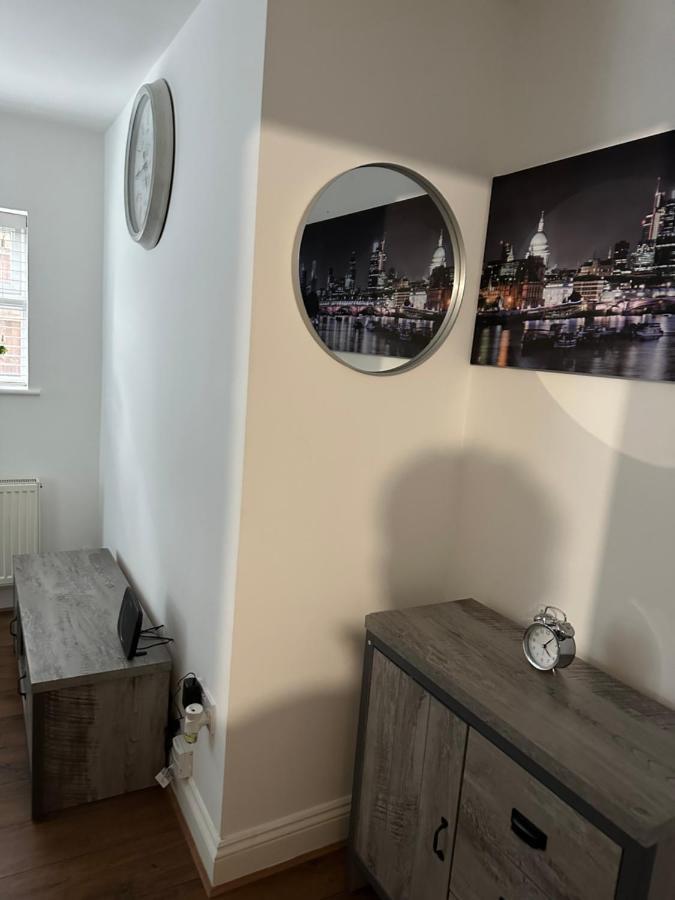 Beautiful Street Dream Ground Floor One Bedroom Apartment London