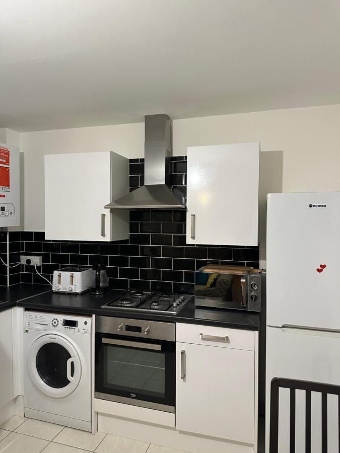 Beautiful Street Dream Ground Floor One Bedroom Apartment London