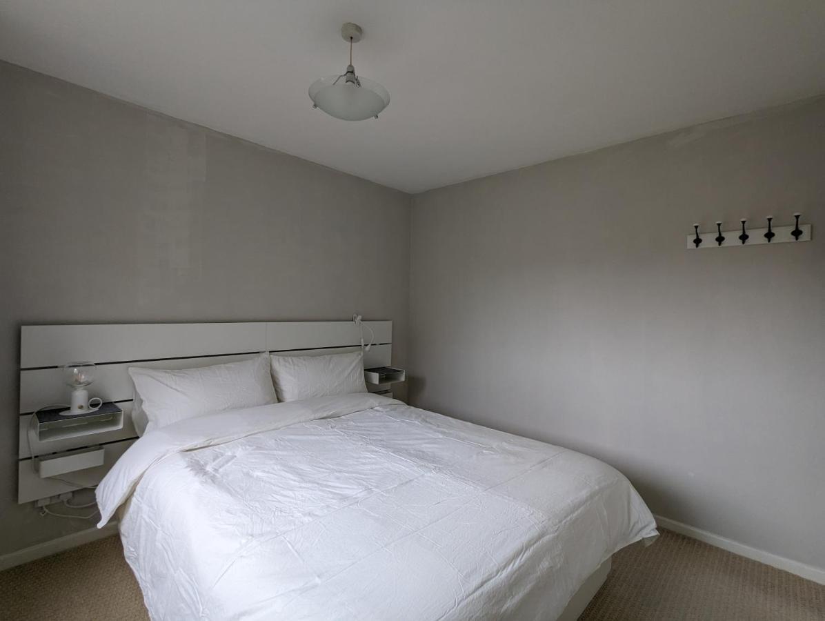 Cosy House With A Garden Feriehus London
