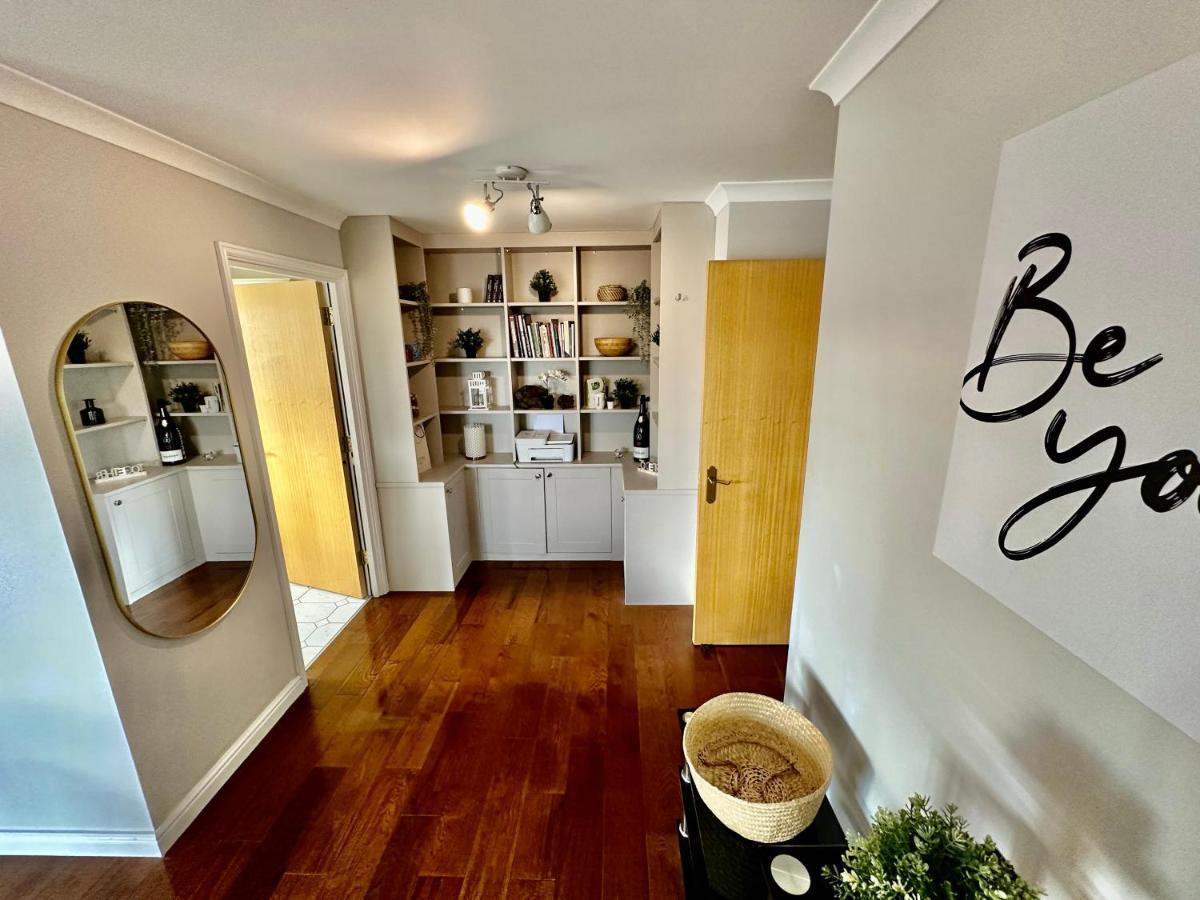 O2 Arena Luxury Flat Sleeps 6 With Parking Apartment London