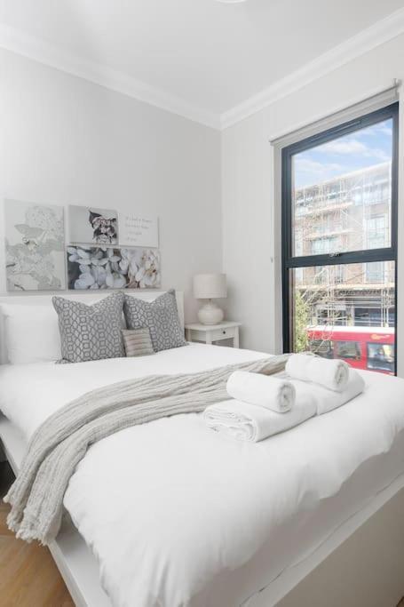 Pleasing 2bed Flat 10min To Wimbledon Tennis Court Apartment