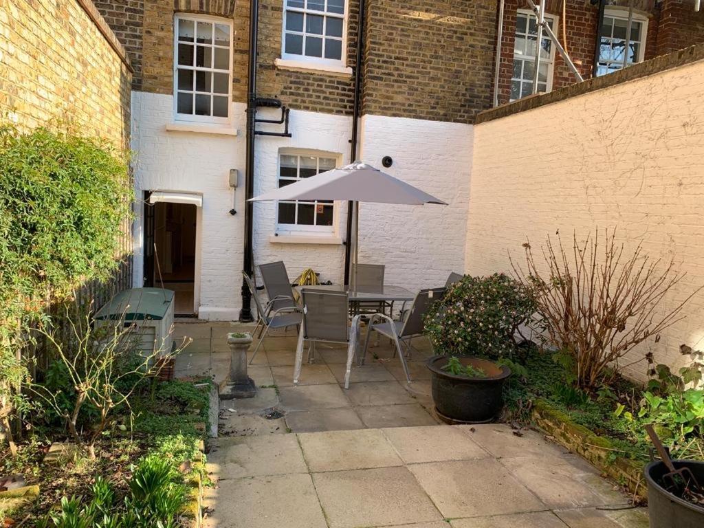 Holiday home A Stunning 3 Bedroom House London