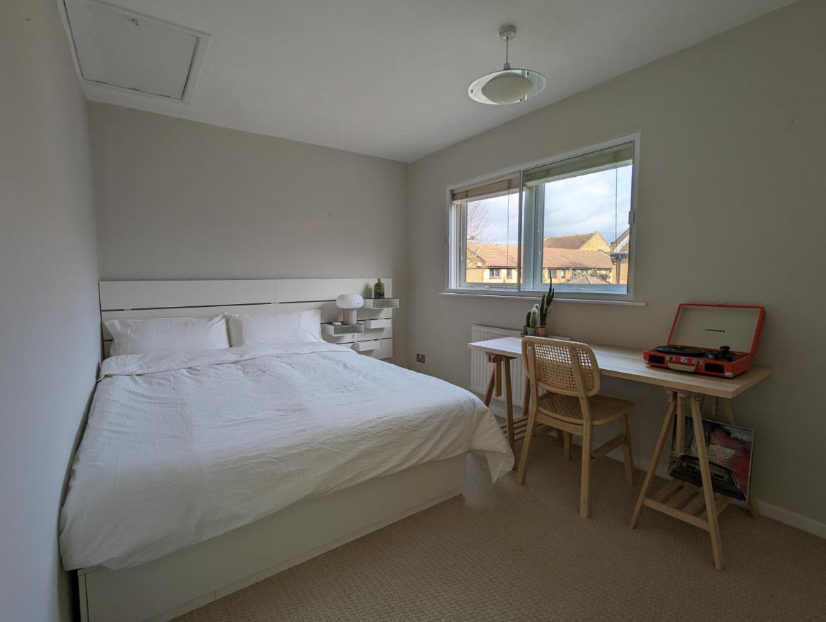 Cosy House With A Garden * London