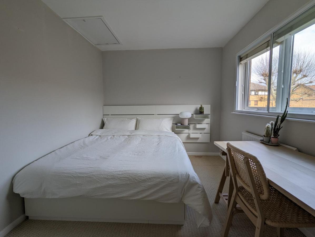 Cosy House With A Garden London