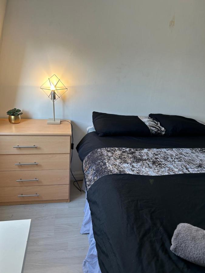 Renovated 4 Bed Flat In Islington *