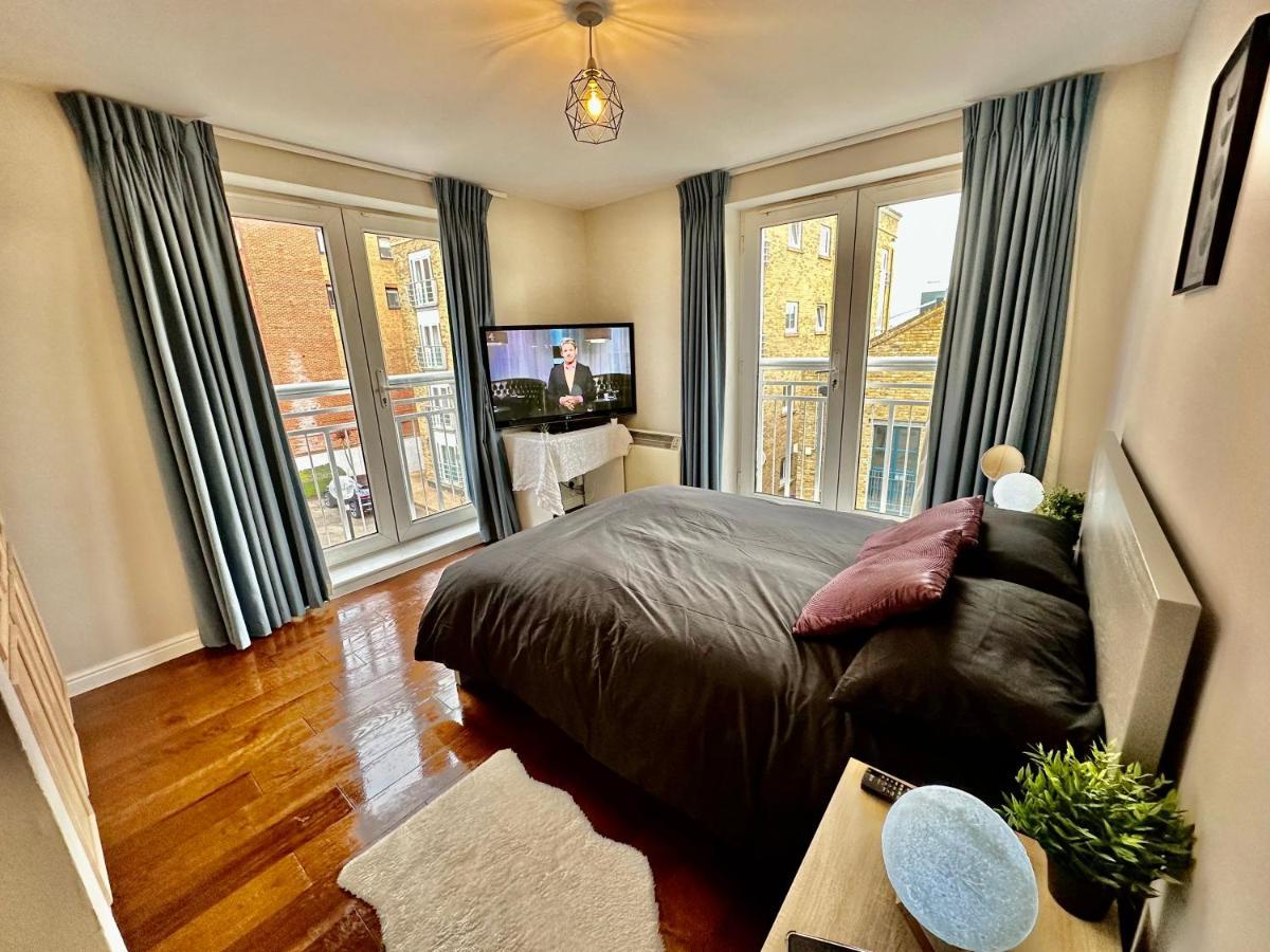 O2 Arena Luxury Flat Sleeps 6 With Parking Apartment