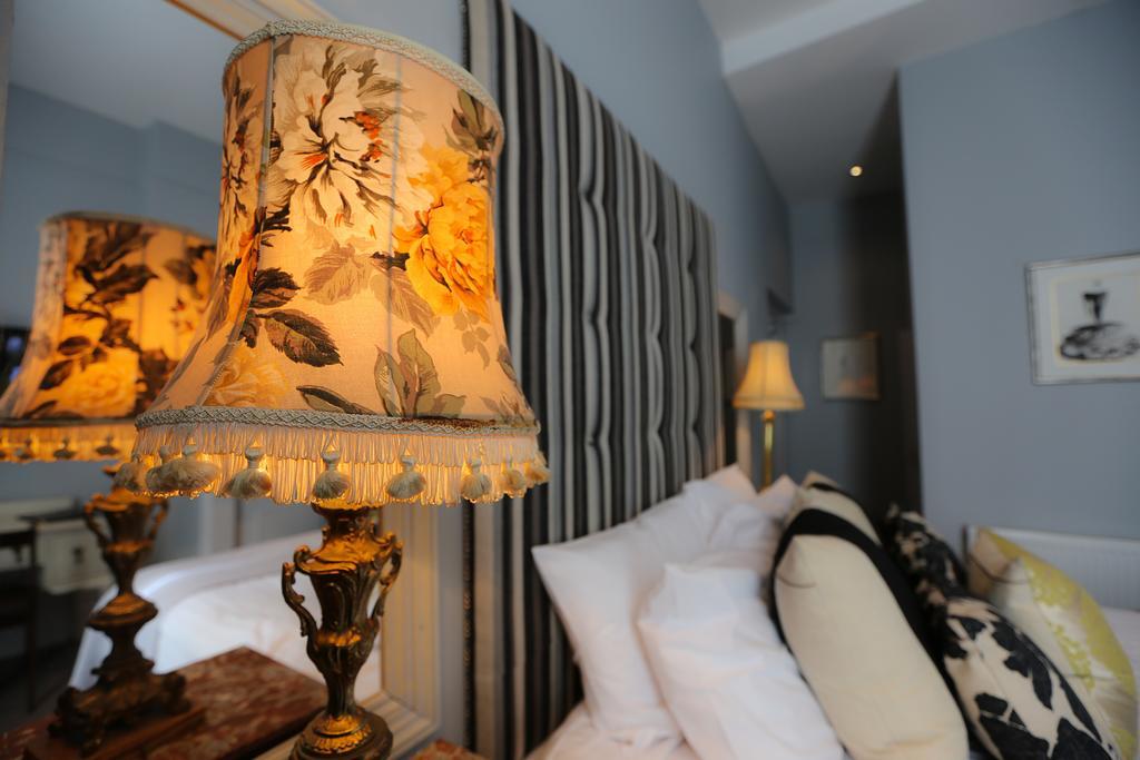 The Crown And Sceptre Hotell