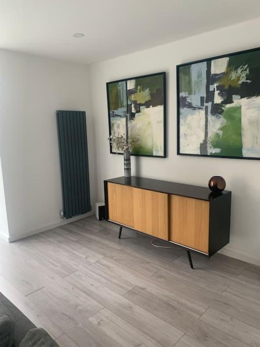 Dockside Sleeps 8, Uber Boat To Canary Wharf In 3 Mins Holiday home *