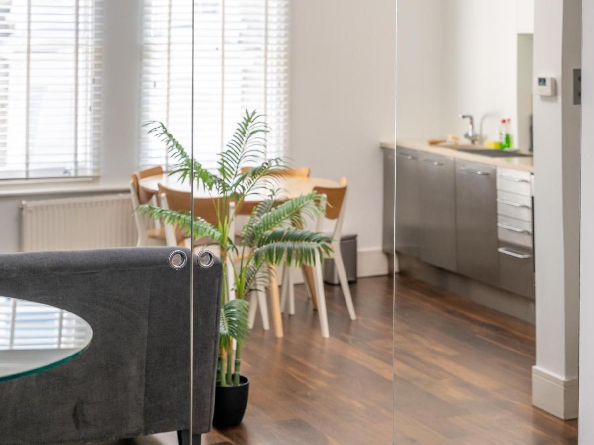 Pass The Keys - Hideaway In The Notting Hill Set London