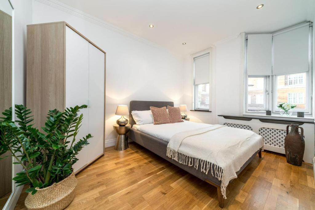Kensington High Street Flat 2 Bedroom * Londra