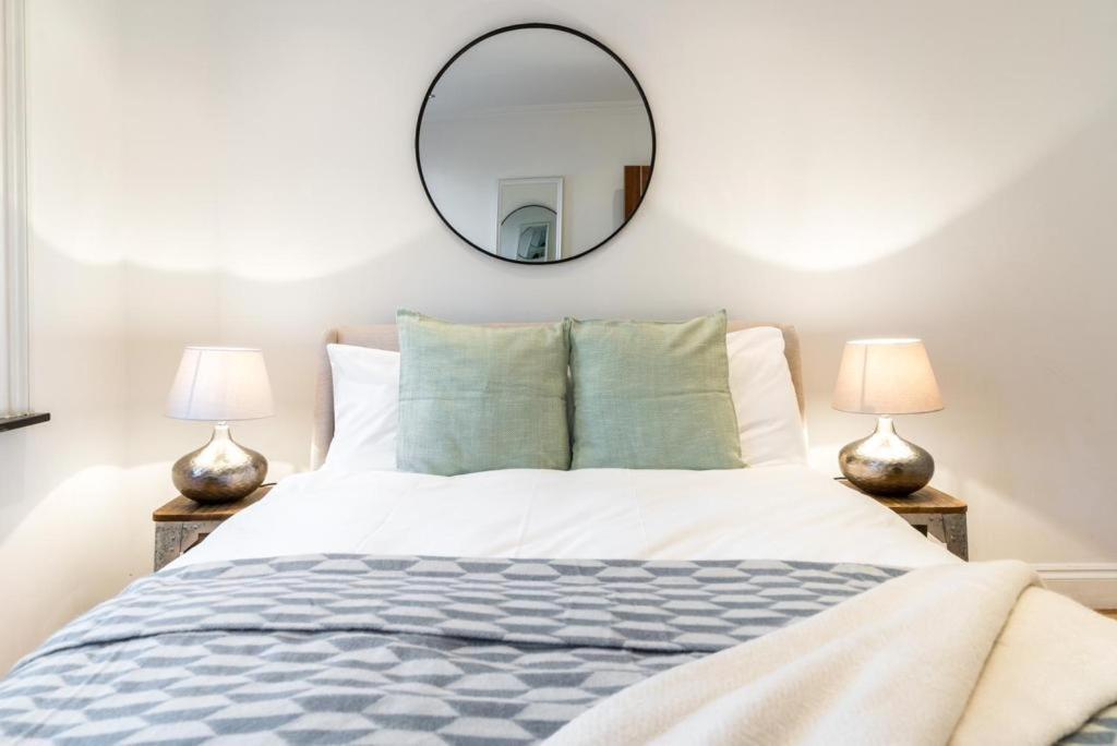 Appartamento Kensington High Street Flat 2 Bedroom *