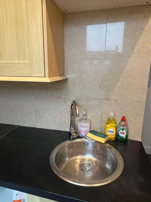 Lägenhet 001- Lovely 3-bedroom Very Close To Oxford Street *
